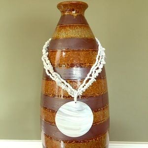 WHITE CORAL STONE & BEAD NECKLACE w/ PENDANT